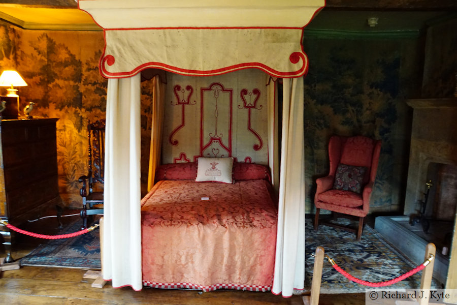 Queen Margaret's Room, Packwood House, Warwickshire