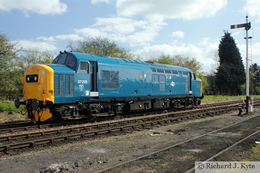 Class 37 Diesel no. 37215 at Toddington, Gloucestershire Warwickshire Railway, 