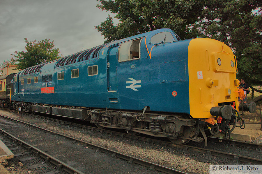 Class 55 Diesel no. 55019 "Royal Highland Fusilier" at Toddington, Gloucestershire Warwickshire Railway
