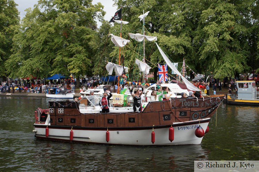 "Voyager III", Afternoon Parade, Evesham River Festival 2011