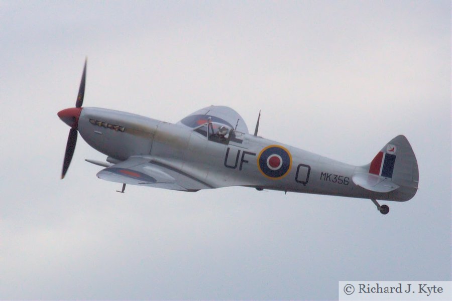 Supermarine Spitfire IX (MK 356), Evesham River Festival 2011