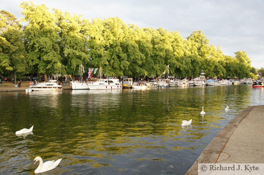 Evening on the River Avon, Evesham River Festival 2011