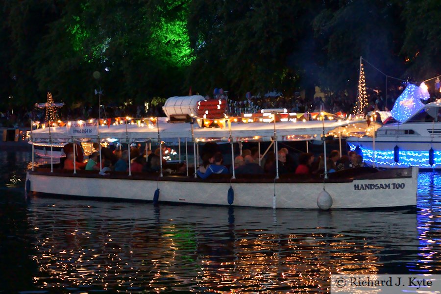 "Hansam Too", Night Parade, Evesham River Festival 2011