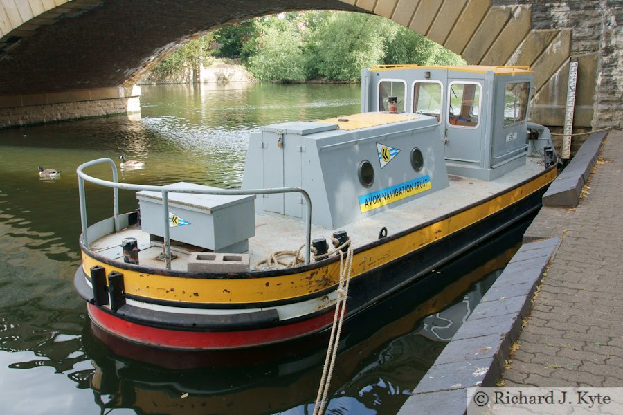 Avon Navigation Trust Tug Eric, Evesham River Festival 2011