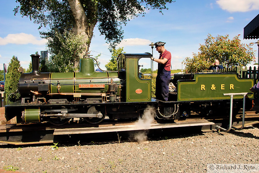 Cleethorpes Coast Light Railway "Bonnie Dundee" on Twyford Turntable, Evesham Vale Light Railway Gala 2022