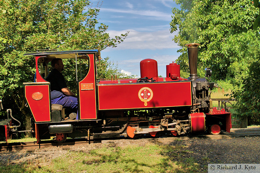 Kirklees Light Railway (Whistlestop Valley) "Fox" heads for Country Park Halt, Evesham Vale Light Railway Gala 2023