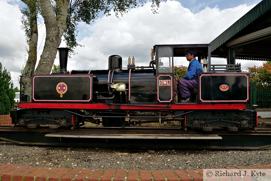 Kirklees Light Railway "Owl" on Twyford Turntable, Evesham Vale Light Railway Gala 2019