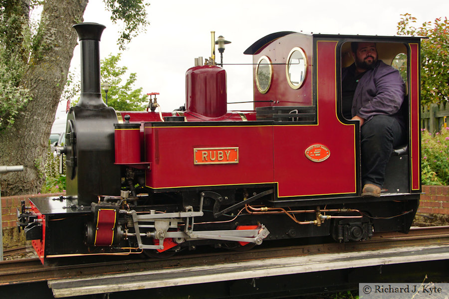 "Ruby" moves onto Twyford Turntable, Evesham Vale Light Railway Heritage Transport Gala 2021
