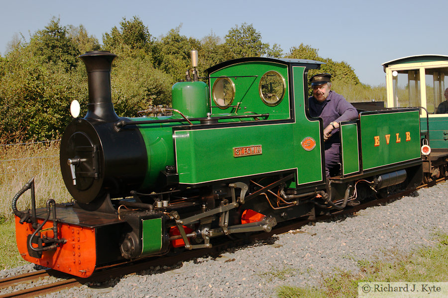 "St Egwin" heads for Country Park Halt, Evesham Vale Light Railway