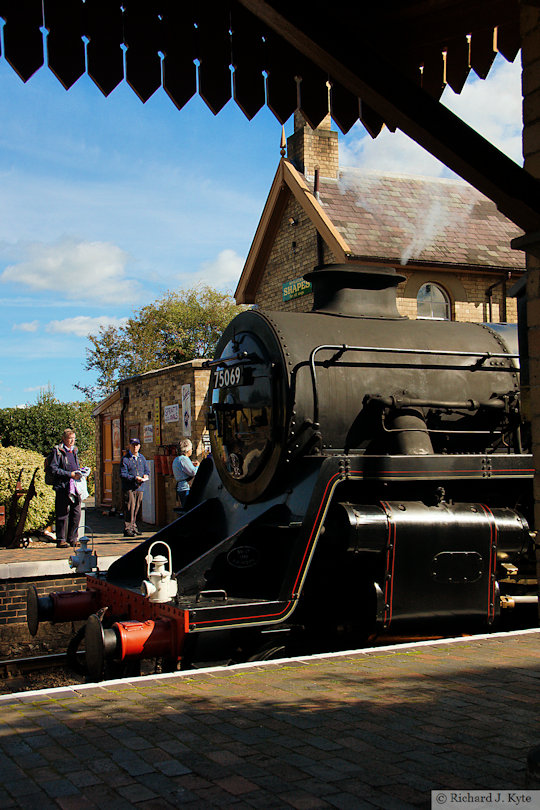 BR Class 4MT no. 75069 arrives at Arley, Severn Valley Railway Autumn Gala 2022