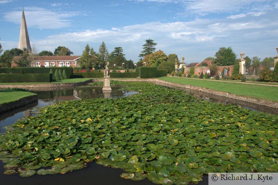 The T-Canal, looking west, Westbury Court Garden, Gloucestershire