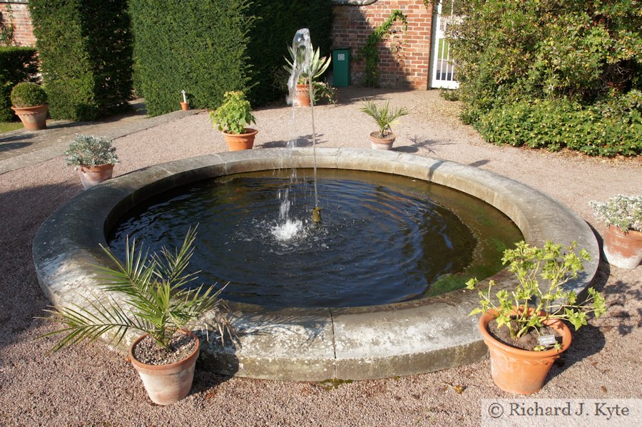 Fountain, Westbury Court Garden, Gloucestershire