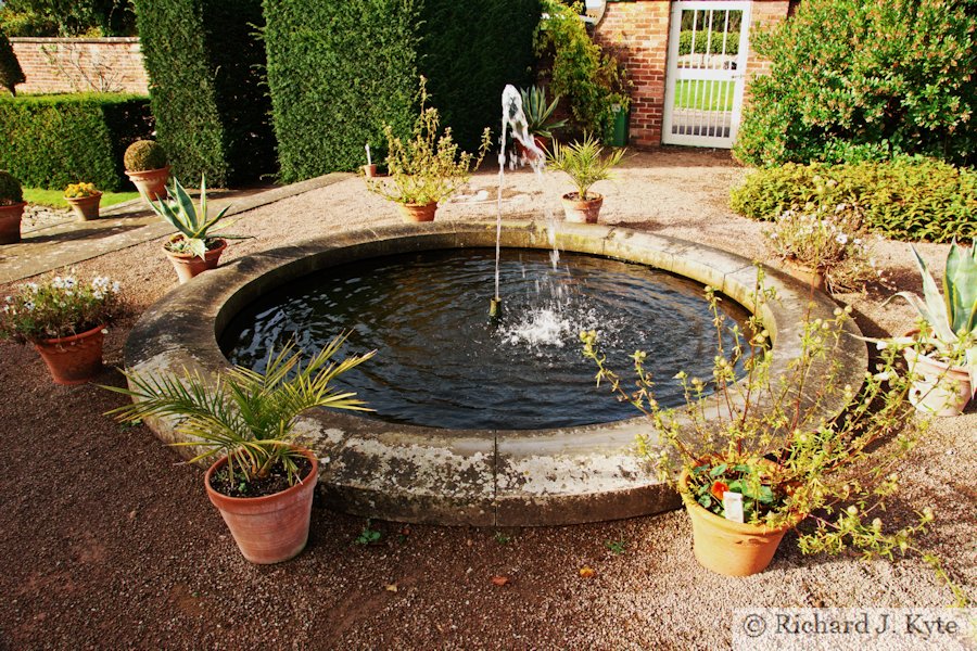 Fountain, Westbury Court Garden, Gloucestershire