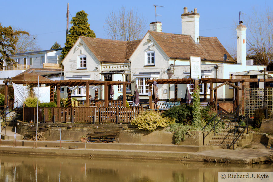 The Bridge Inn, Offenham, Worcestershire