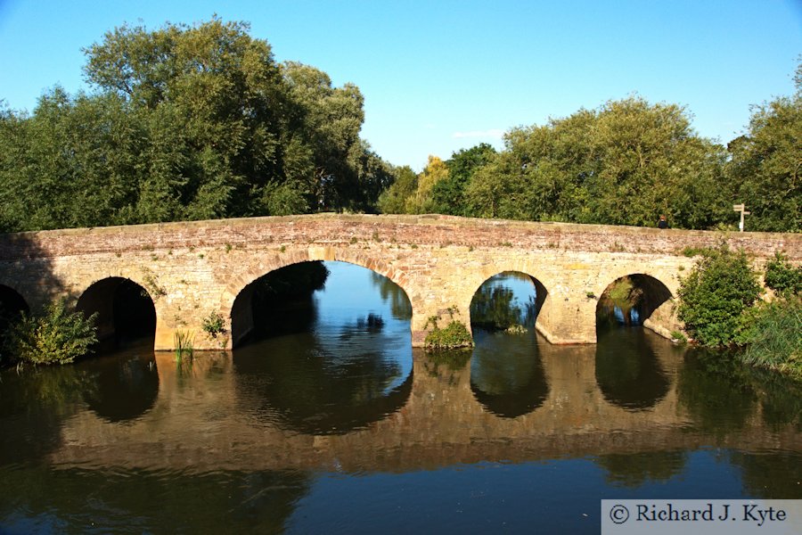 Bridge over the River Avon, Pershore, Worcestershire