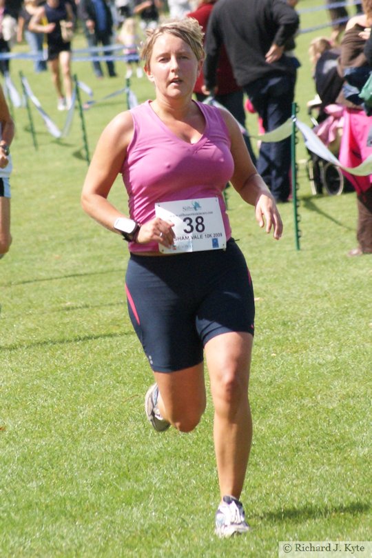 Runner 38, Evesham Vale 10K Race 2009