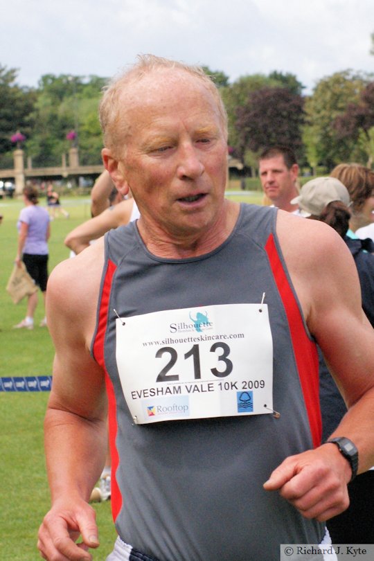 Runner 213, Evesham Vale 10K Race 2009