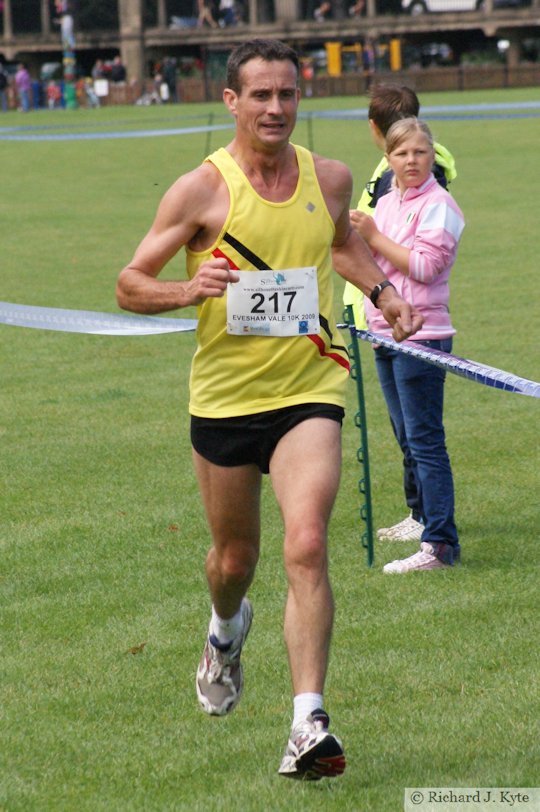 Runner 217, Evesham Vale 10K Race 2009