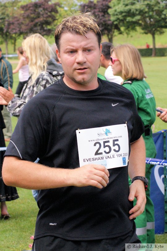 Runner 255, Evesham Vale 10K Race 2009