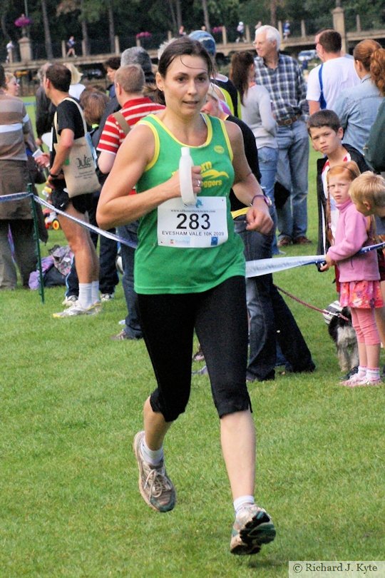 Runner 283, Evesham Vale 10K Race 2009