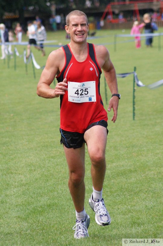 Runner 425, Evesham Vale 10K Race 2009