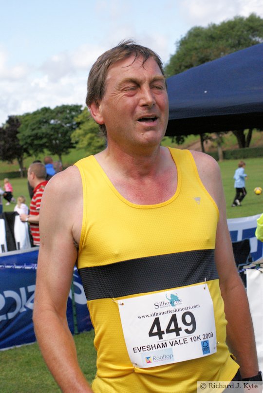 Runner 449, Evesham Vale 10K Race 2009