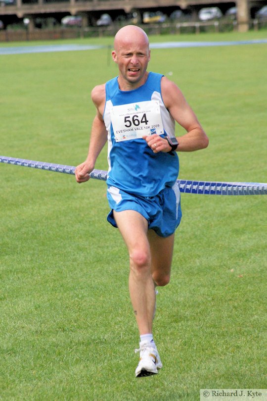 Runner 564 : Richard Malin, Evesham Vale 10K Race 2009