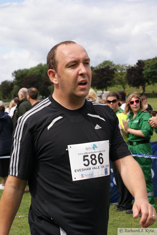 Runner 586, Evesham Vale 10K Race 2009