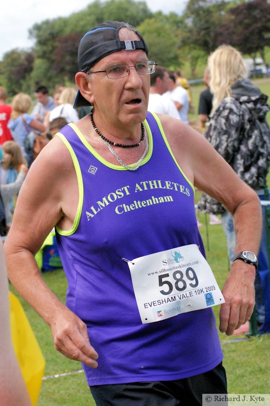 Runner 589, Evesham Vale 10K Race 2009