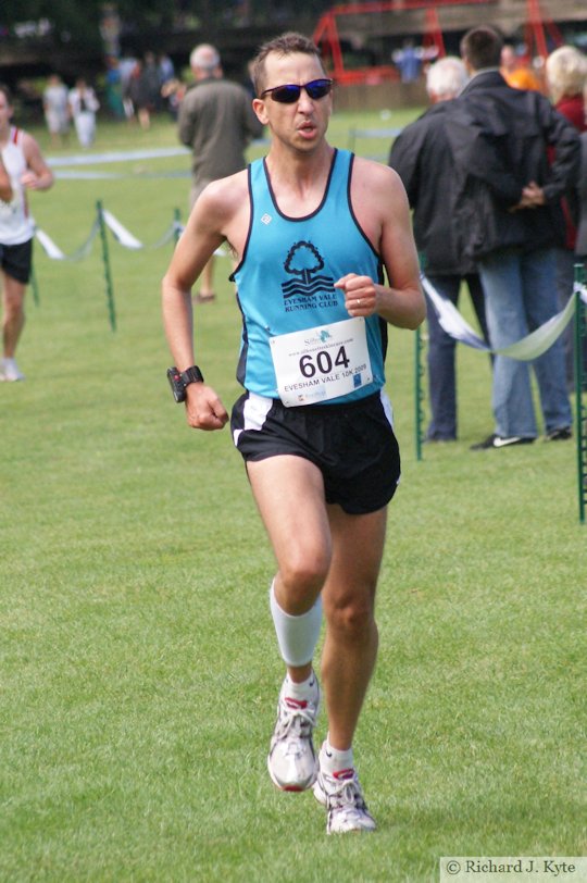 Runner 604, Evesham Vale 10K Race 2009