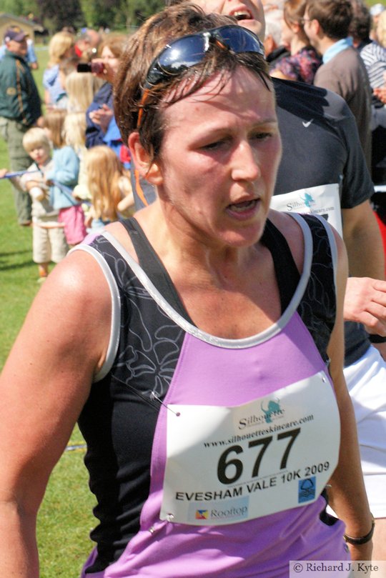 Runner 677, Evesham Vale 10K Race 2009