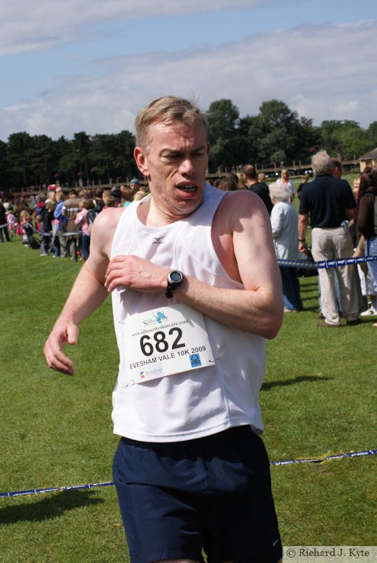 Runner 682, Evesham Vale 10K Race 2009