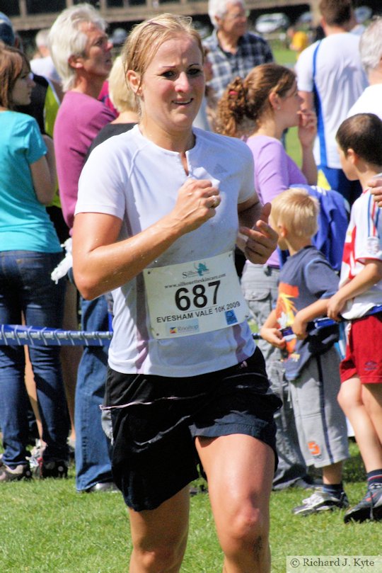 Runner 687, Evesham Vale 10K Race 2009