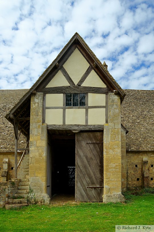 The entrance to Bredon Barn, Worcestershire