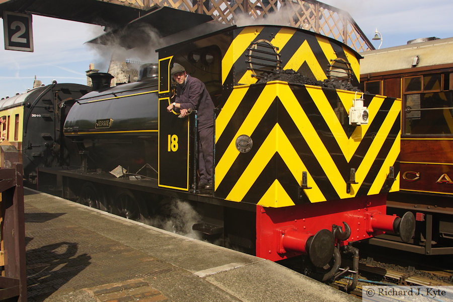 Hunslett no.18 "Jessie" departs Bridgnorth, Severn Valley Railway Autumn Gala 2022