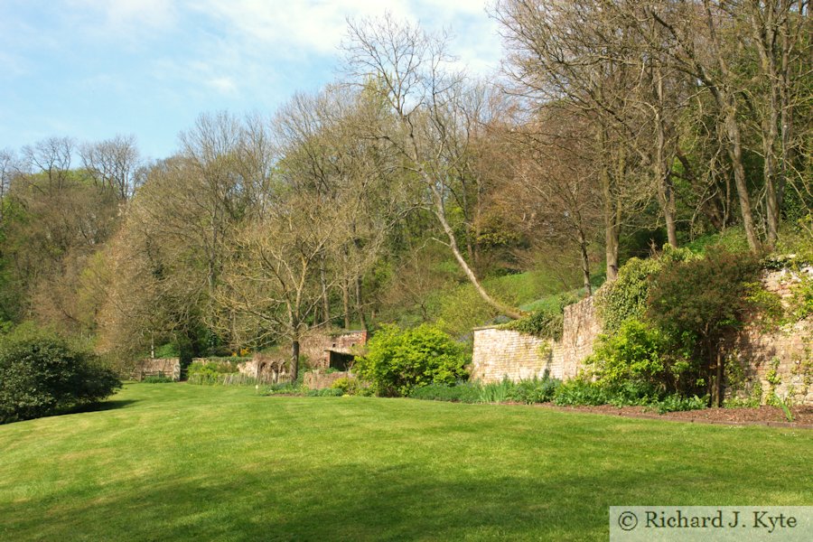 Looking along the Crinkle Crankle Wall, Newark Park, Gloucestershire