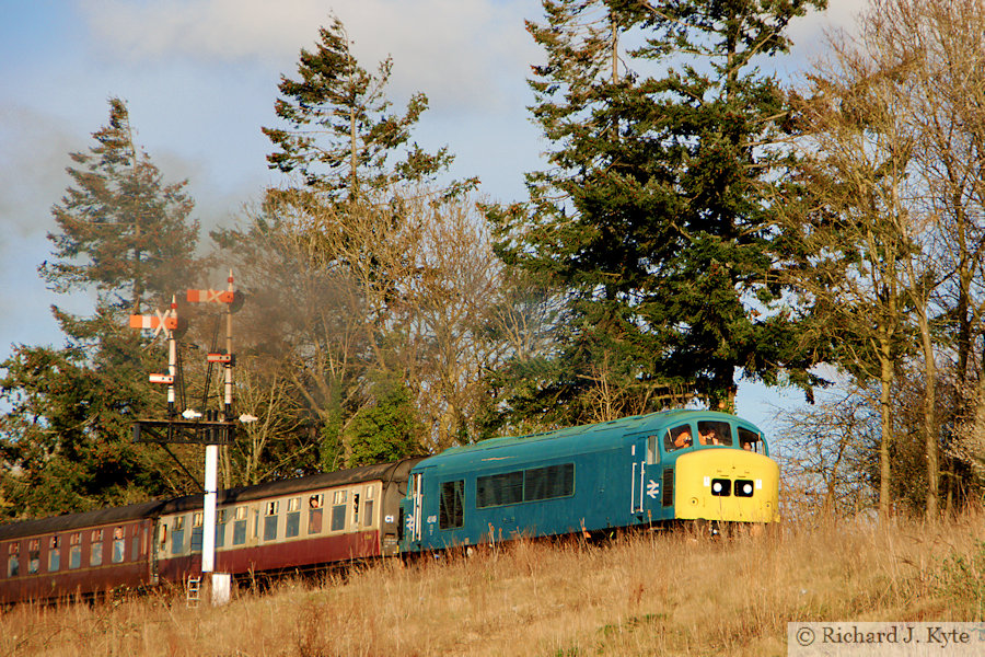 Class 45 Diesel no 45149 departs Broadway, Gloucestershire Warwickshire Railway