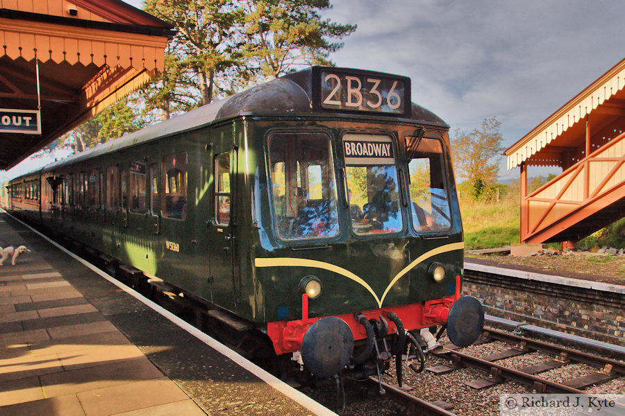The Class 117 DMU arrives at Broadway, Gloucestershire Warwickshire Railway "Autumn Showcase" 2023