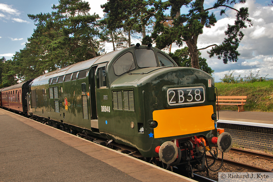 Class 37 diesel no. D6948 (TOPS 37248) prepares to depart Cheltenham Racecourse Station, Gloucestershire Warwickshire Railway