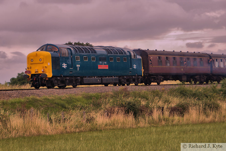 Class 55 diesel no. 55019 "Royal Highland Fusilier" at Didbrook, Gloucestershire Warwickshire Railway Diesel Gala