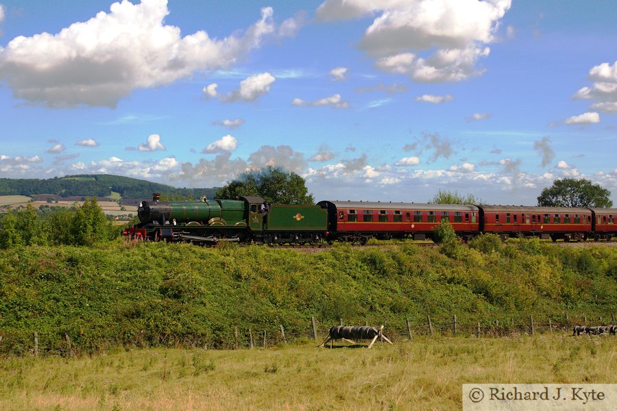 GWR Modified Hall Class no. 7903 Foremarke Hall passes Far Stanley,  Gloucestershire Warwickshire Railway