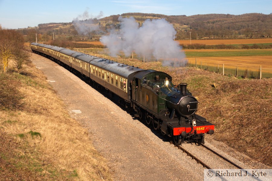 GWR 4575 class no. 5542 passes the site of Hayles Abbey Halt, Gloucestershire Warwickshire, Railway