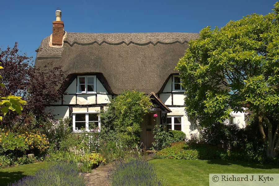 Garden 10 : "Court Gate Cottage", Eckington Flower Festival and Open Gardens 2017