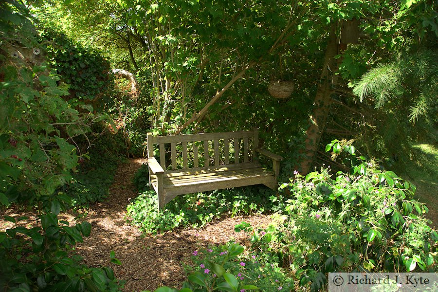 Bench, Garden 2 : Lansdowne House, Fladbury Walkabout 2017