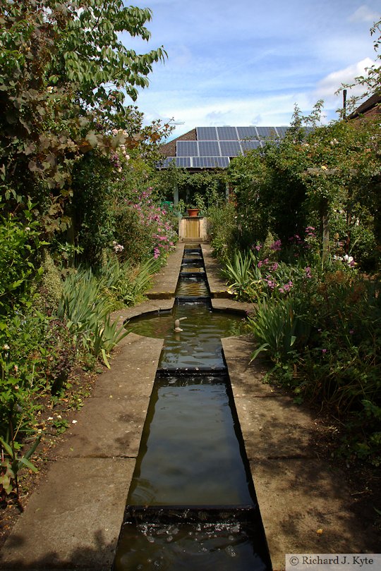 Water Feature, Garden 2 : Lansdowne House, Fladbury Walkabout 2017