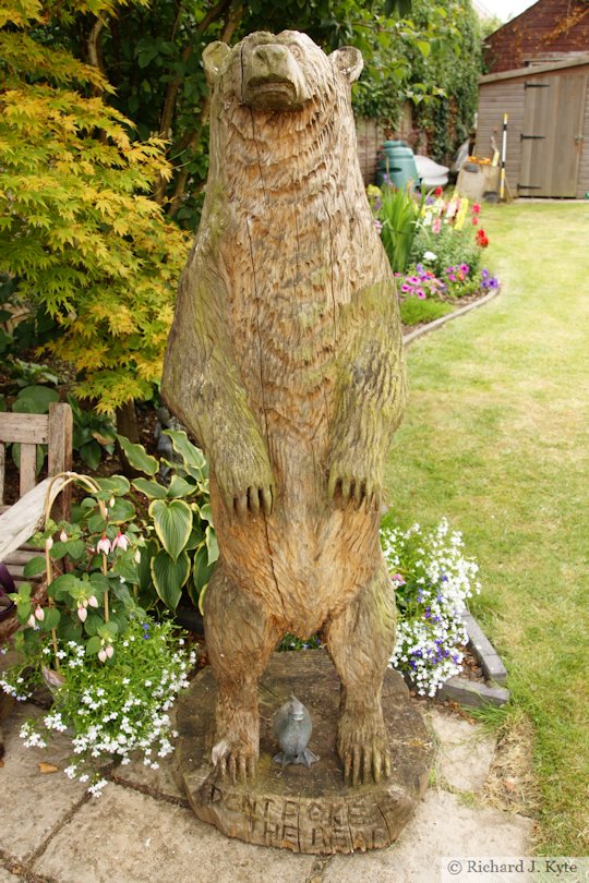 Bear Sculpture, Garden 24 : Weir House, Fladbury Walkabout 2017
