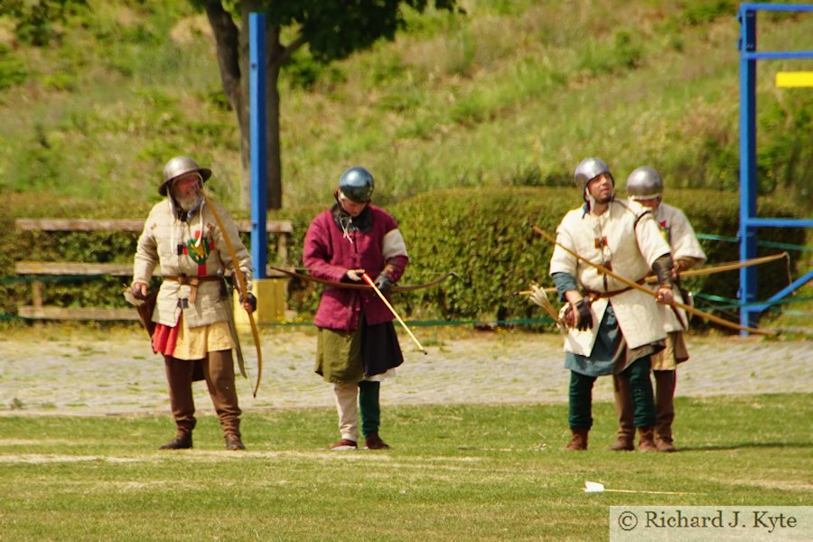 Battle of Lewes Re-enactment : Royalist Archers, Battle of Evesham 2018 Re-enactment