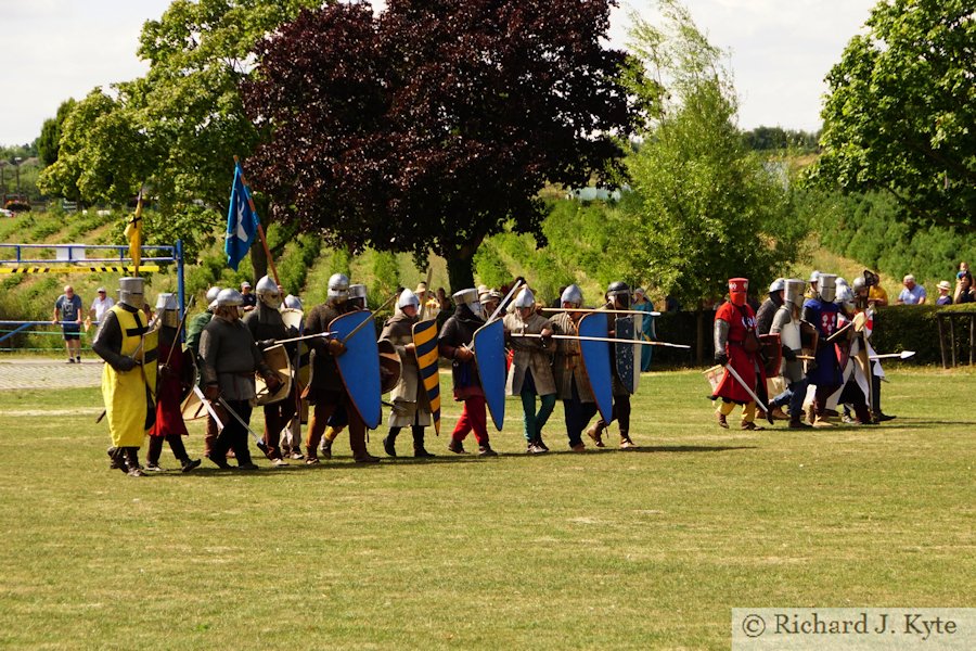 Battle of Evesham 2018 Re-enactment : The Royalist Army advances