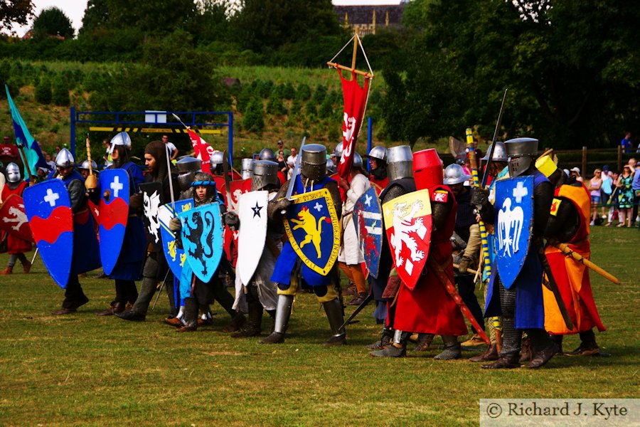 Battle of Evesham 2018 Re-enactment : De Montfort's army regroups