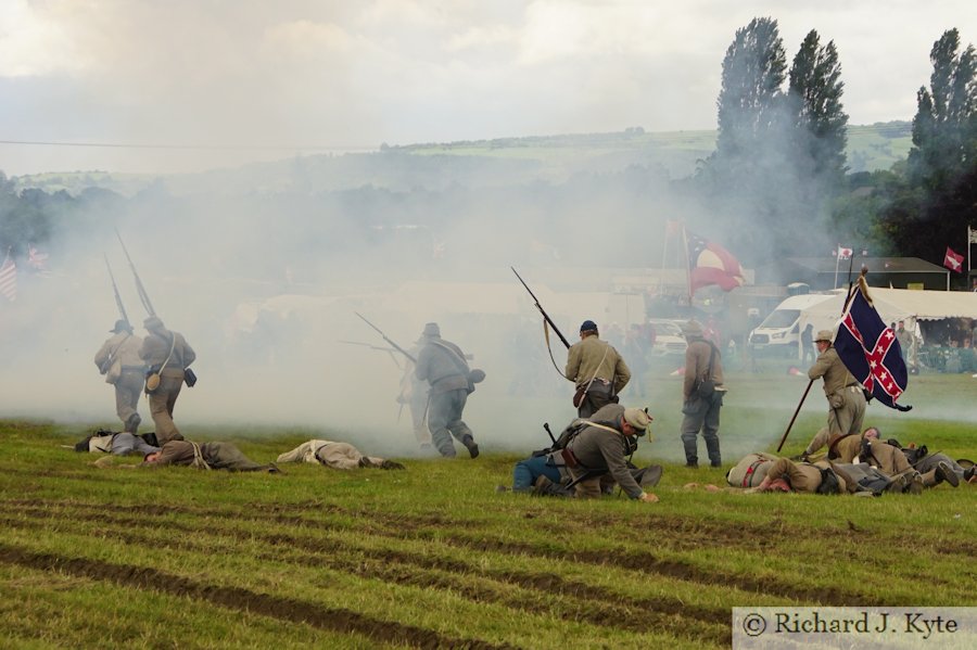 American Civil War Re-enactment - Confederate Troops are cut down by Union Artillery - Wartime in the Vale 2019